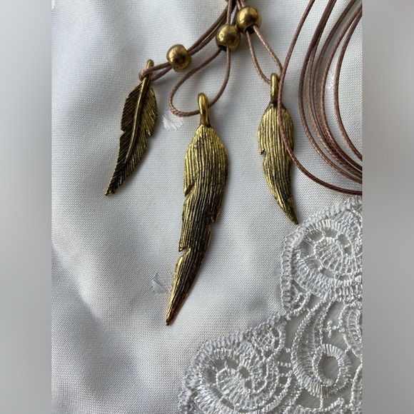 Women’s Bohemian black Rhinestone Feather Pendant Faux Leather Rope Necklace - Picture 8 of 10